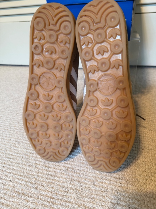 Adidas men’s (unisex) Gazelle  sneakers size 10 1/2 in Brown and White. main image 11